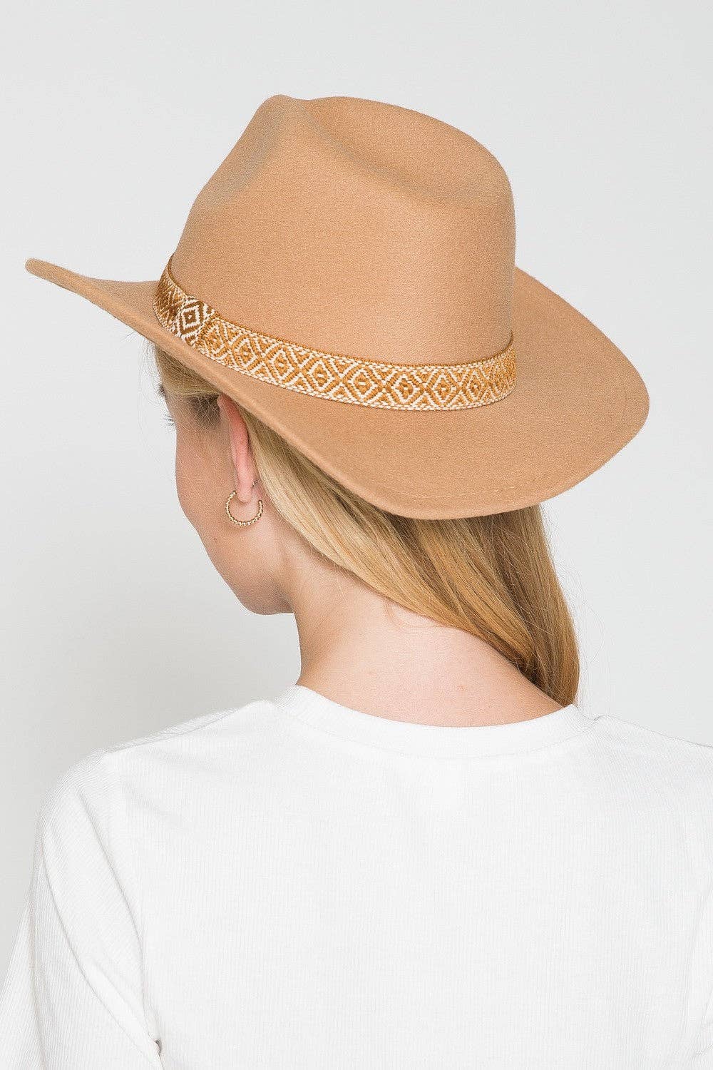 A VINTAGE CLASSIC COW BOY HAT WITH AZTEC TRIM | 40HW313: CAMEL