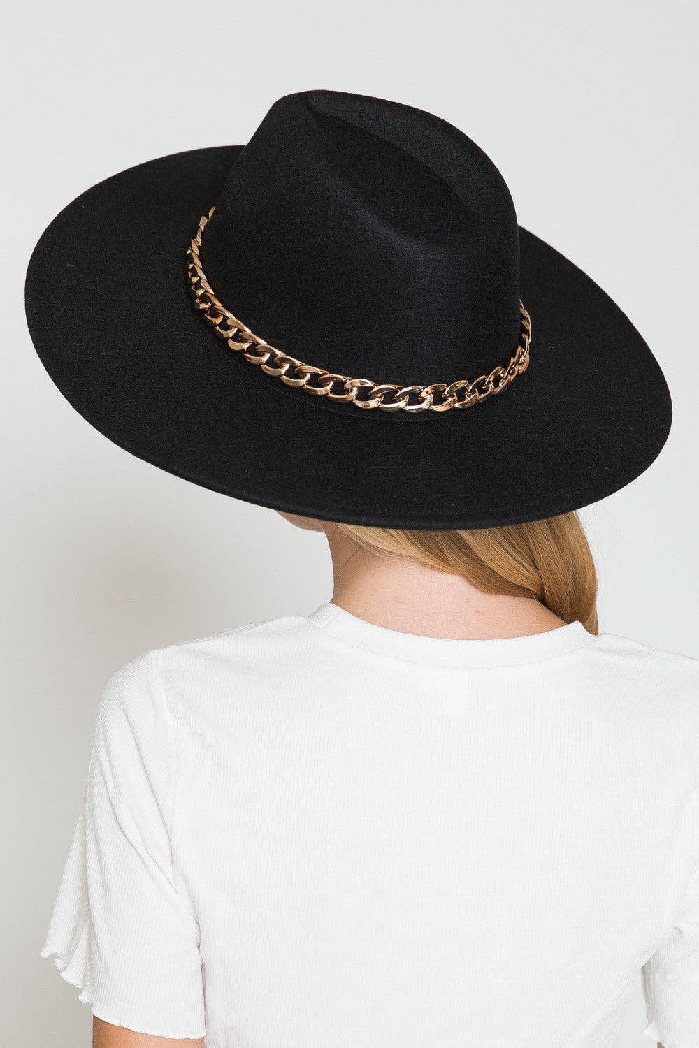 A VINTAGE PLAIN FEDORA HAT WITH GOLD CHAIN | 40HW013: PINK