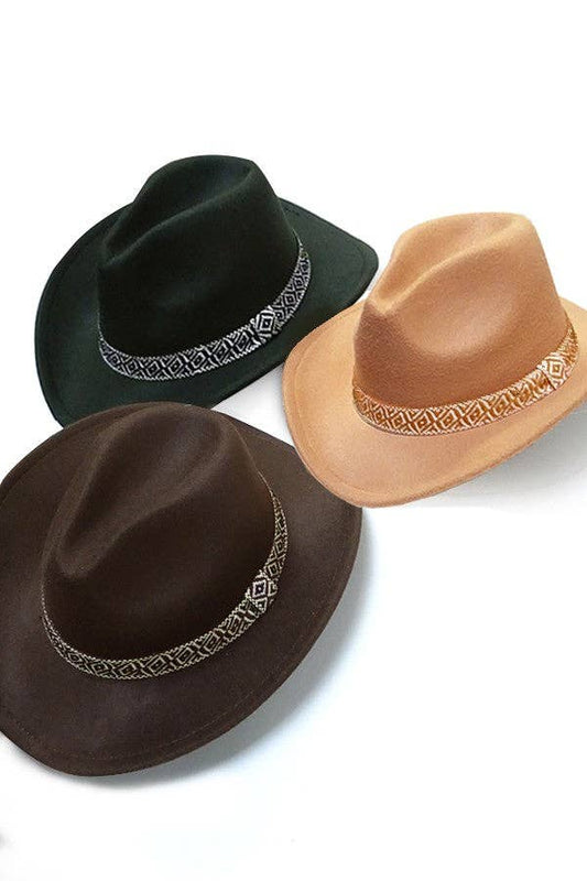 A VINTAGE CLASSIC COW BOY HAT WITH AZTEC TRIM | 40HW313: CAMEL